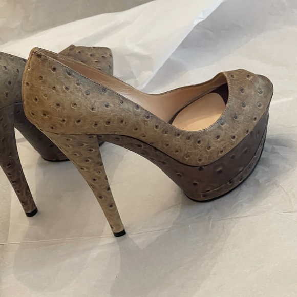 NWOB Casadei Ostrich Embossed Leather Peep Toe Platform Pumps 8.5 - Picture 6 of 14